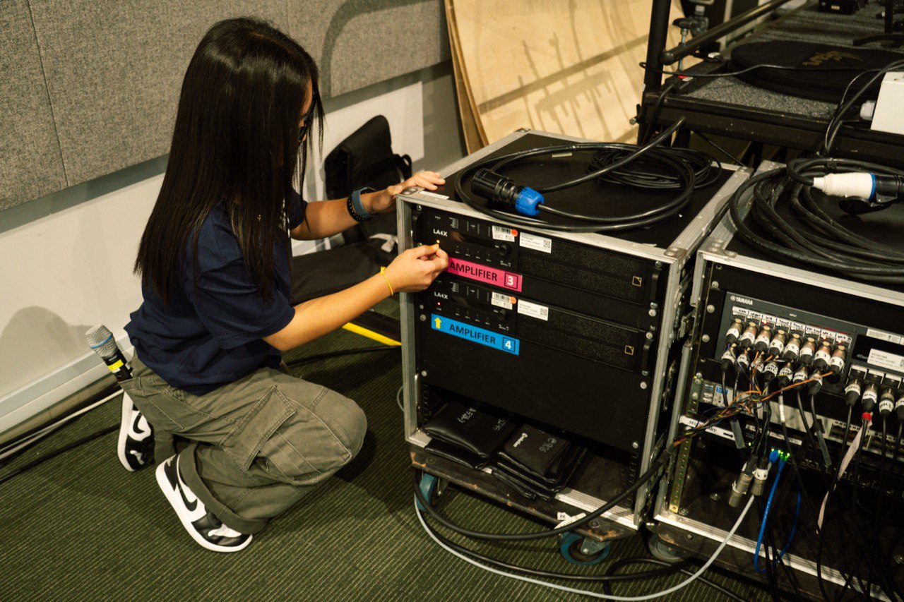 Setting up, and patching of Amplifier LA4X and checking the Amp to make sure it has the correct settings.